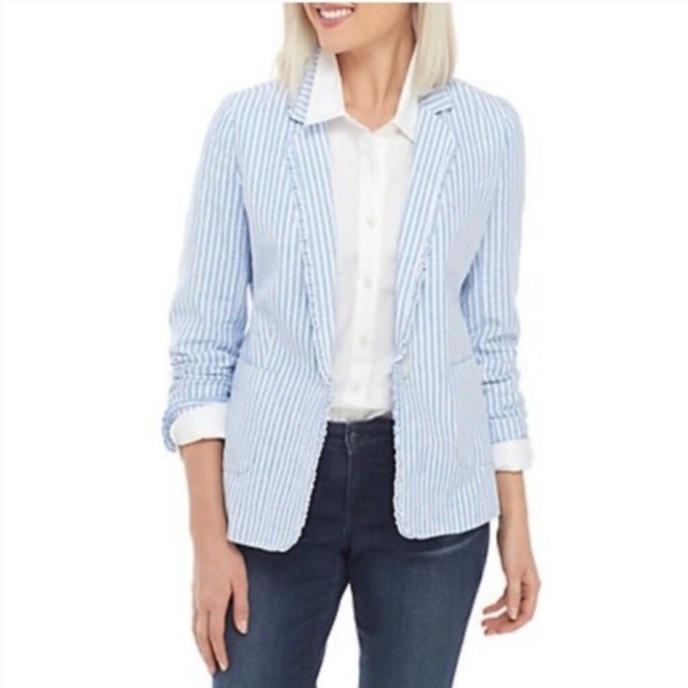 NWOT Crown and Ivy Striped blazer